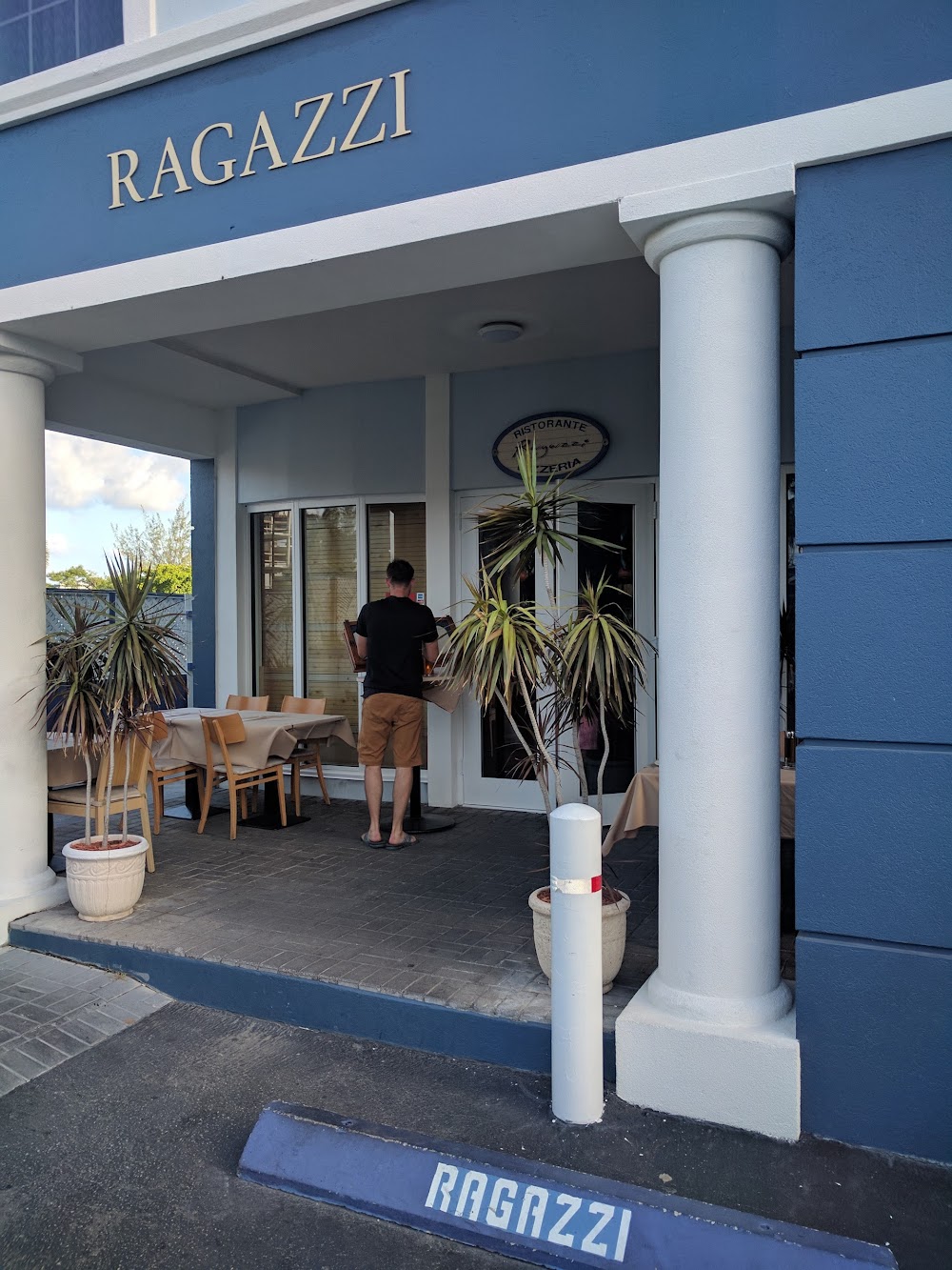 Ragazzi Italian & Pizza Restaurant Cayman